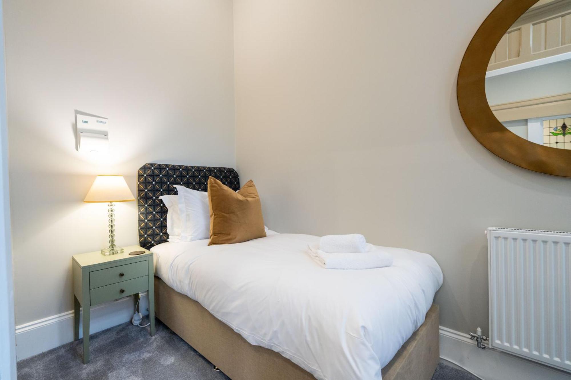 Old Abbey House Hotel Abingdon-on-Thames ภายนอก รูปภาพ