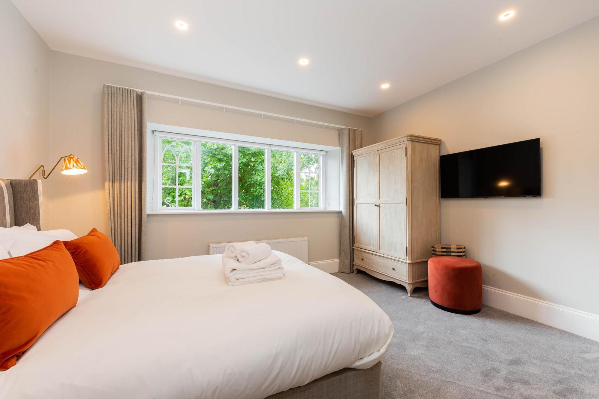 Old Abbey House Hotel Abingdon-on-Thames ภายนอก รูปภาพ